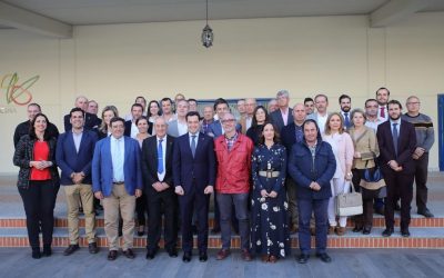 El presidente de Andalucía visita Picualia y tiende su mano al AOVE de Bailén