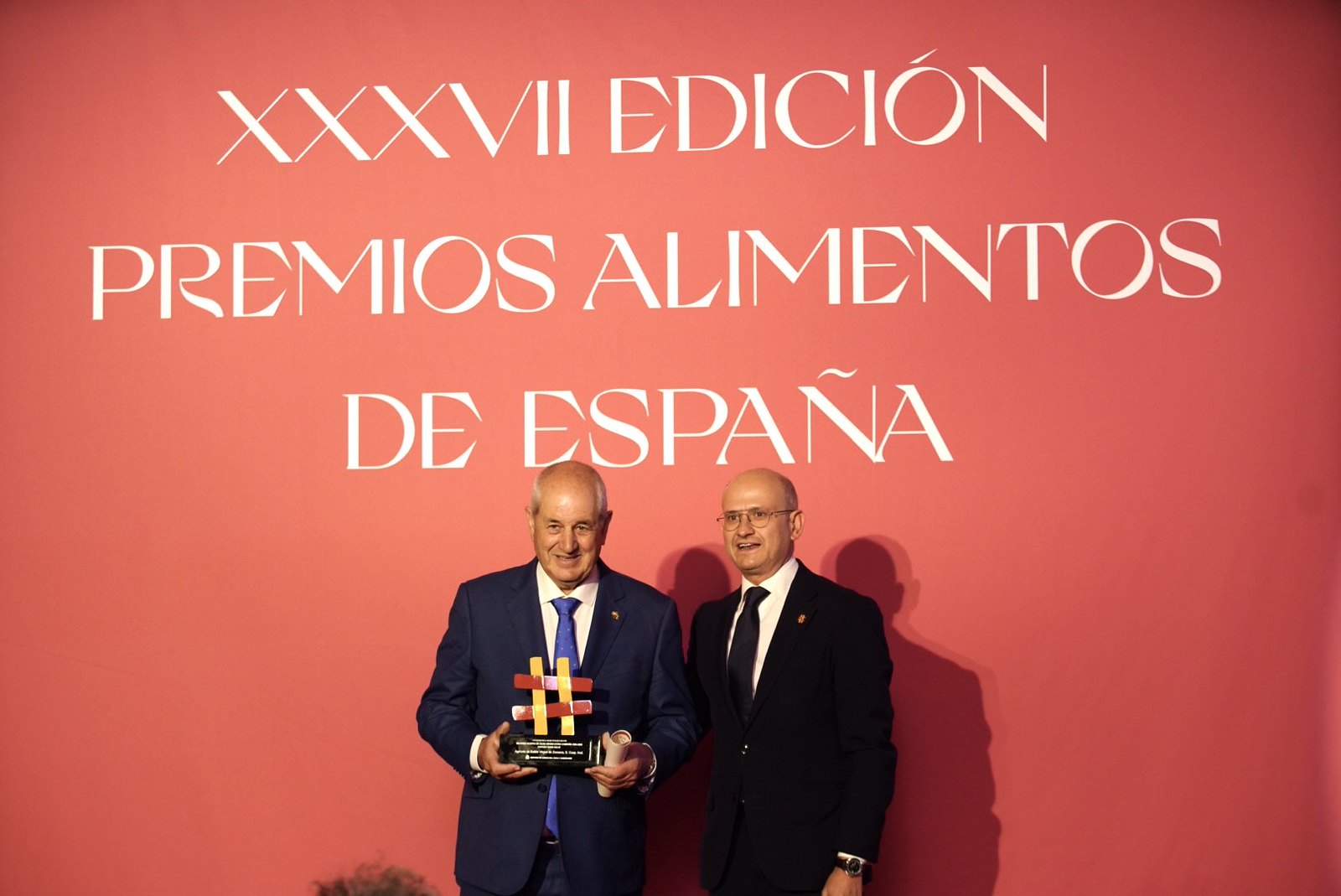 Picualia recibe el Premio Alimentos de España en una gala en el Teatro ...